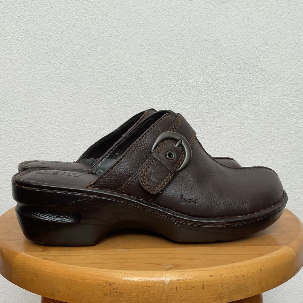 B.O.C Born Concept Brown Leather Mules Heeled Clogs Size 8 Buckle Detail